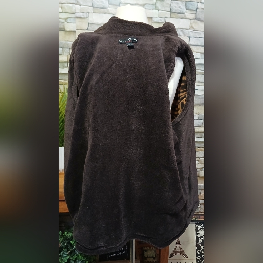 French Laundry 2X Plush‎ Animal Print Zip Up Vest - Picture 3 of 5